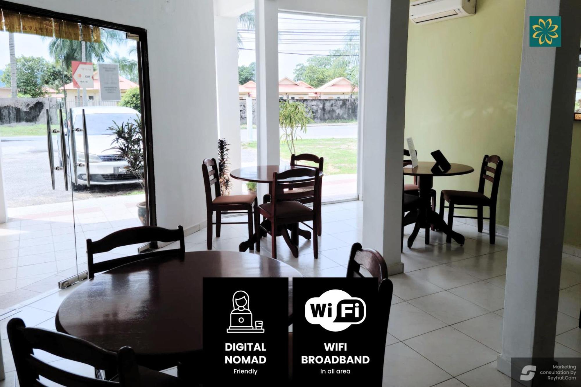 Thara Hotel & Resort Kampong Pasir Bogak Exterior photo
